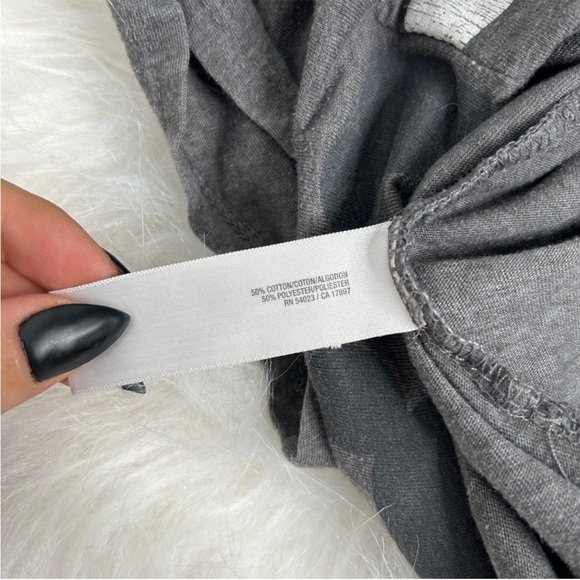 OLD NAVY DISNEY Mickey Mouse Bubblegum Crop Top T-shirt Size Small - Picture 6 of 6